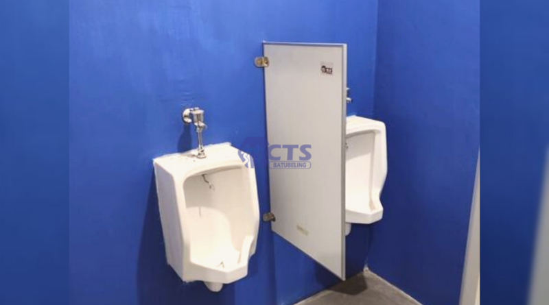 cubicle toilet gresik