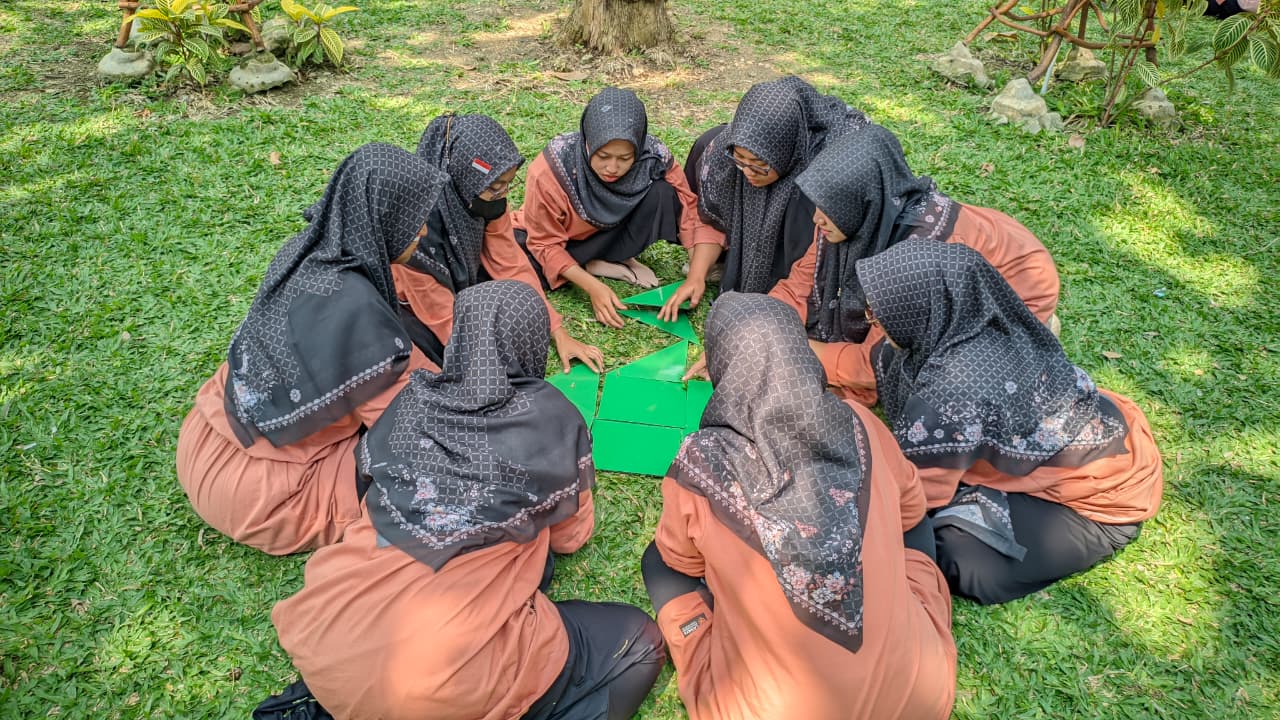 WhatsApp Image 2026 08 22 at 16.36.12 https://batubelingmedia.xyz/gelar-fun-game-igtki-pgri-kecamatan-bojonegoro-pererat-silaturahmi-pendidik-paud/ Gelar Fun Game, IGTKI PGRI Kecamatan Bojonegoro Pererat Silaturahmi Pendidik PAUD igtki September