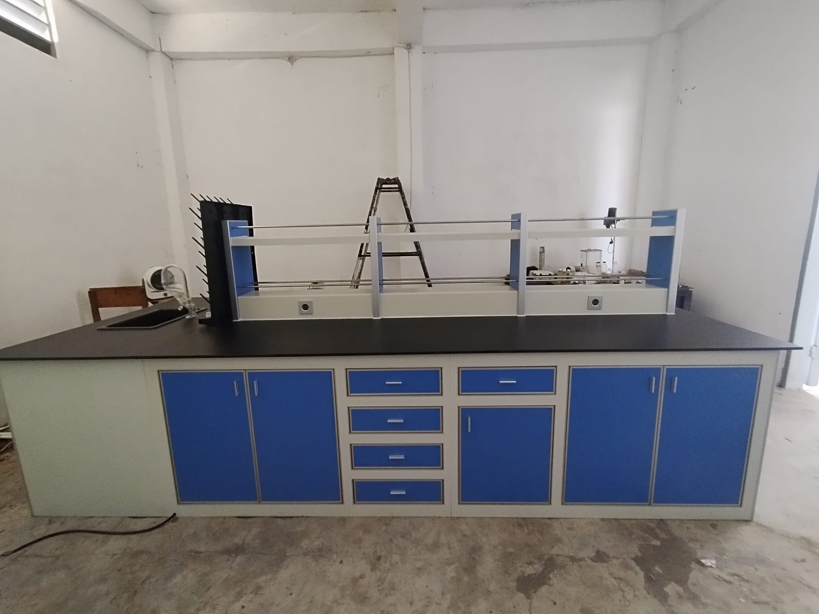 BATUBELING Hadirkan Cabinet Island, Dukung Laboratorium ITS Lebih Fungsional 2 WhatsApp Image 2026 10 01 at 08.50.22 https://batubelingmedia.xyz/batubeling-hadirkan-cabinet-island-fasilitas-laboratorium-its-makin-tertata/ BATUBELING Hadirkan Cabinet Island, Dukung Laboratorium ITS Lebih Fungsional batubeling Oktober