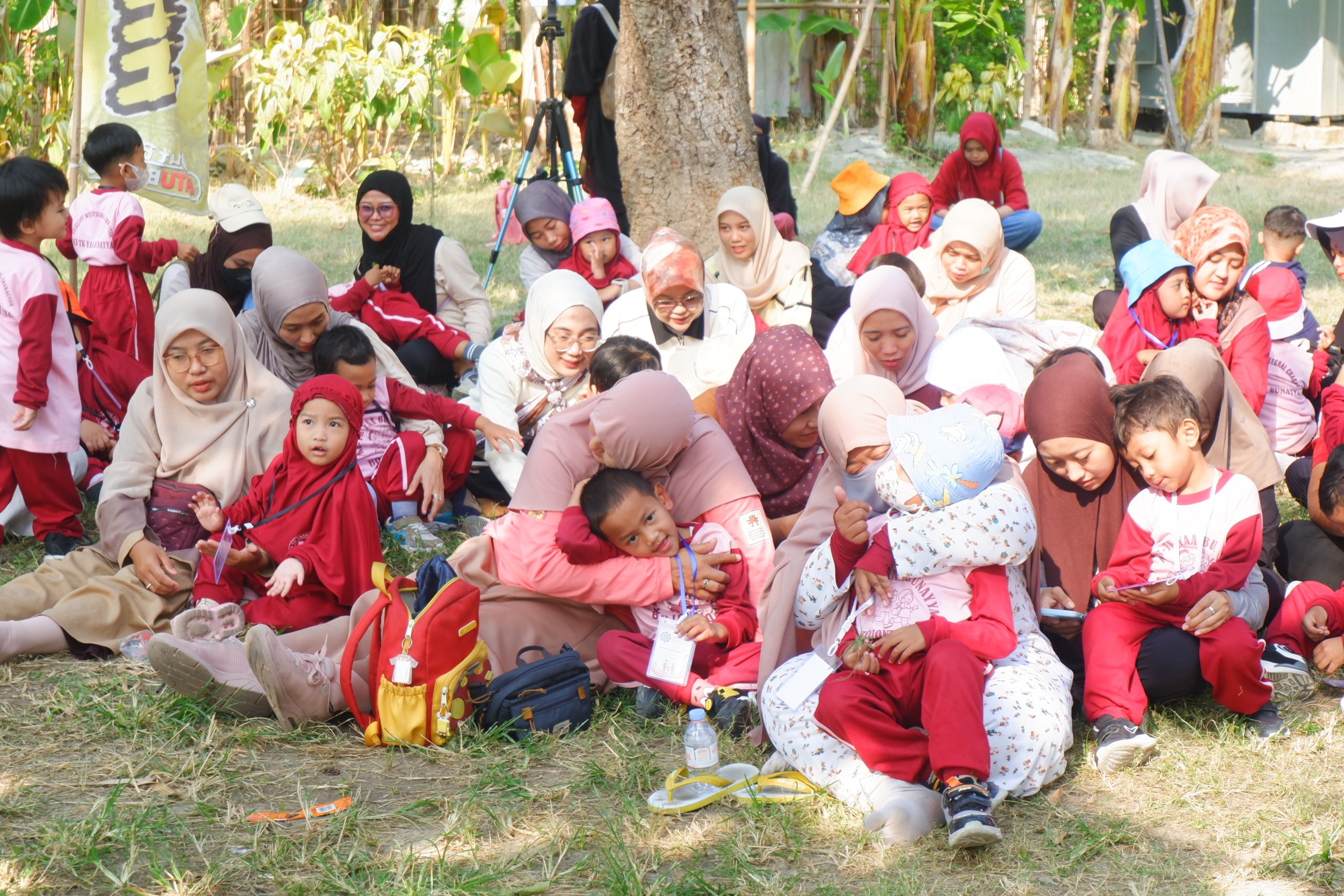 DSCF3312 scaled https://batubelingmedia.xyz/anak-happy-orang-tua-ikutan-parenting-ya-bunayya-bikin-mbedidhink-outbound-ramai/ Anak Happy, Orang Tua Ikutan! Parenting Ya Bunayya Bikin Mbedidhink Outbound Ramai Parenting Oktober