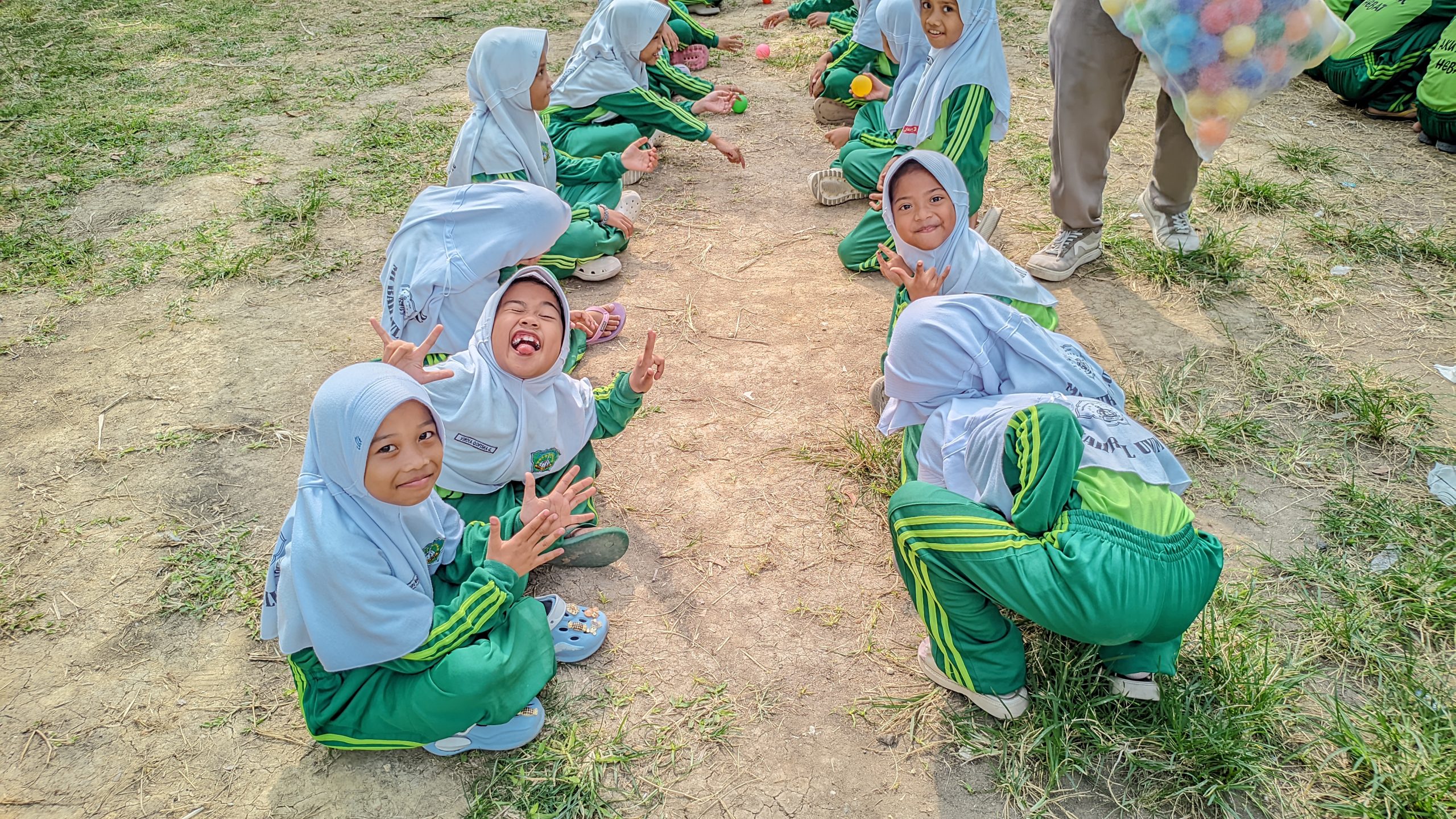 UtanKaliki Rodin 20261026 081142 UtanKaliki LMC R18 Nemesis POCOX7Pro scaled https://batubelingmedia.xyz/tumbuhkan-kebersamaan-lewat-permainan-mi-bahrul-ulum-1-balen-outing-class-di-mbedidhink-outbound-bojonegoro/ Tumbuhkan Kebersamaan Lewat Permainan, MI BAHRUL ULUM 1 BALEN Outing Class di Mbedidhink Outbound Bojonegoro Mbedidhink Outbound Oktober
