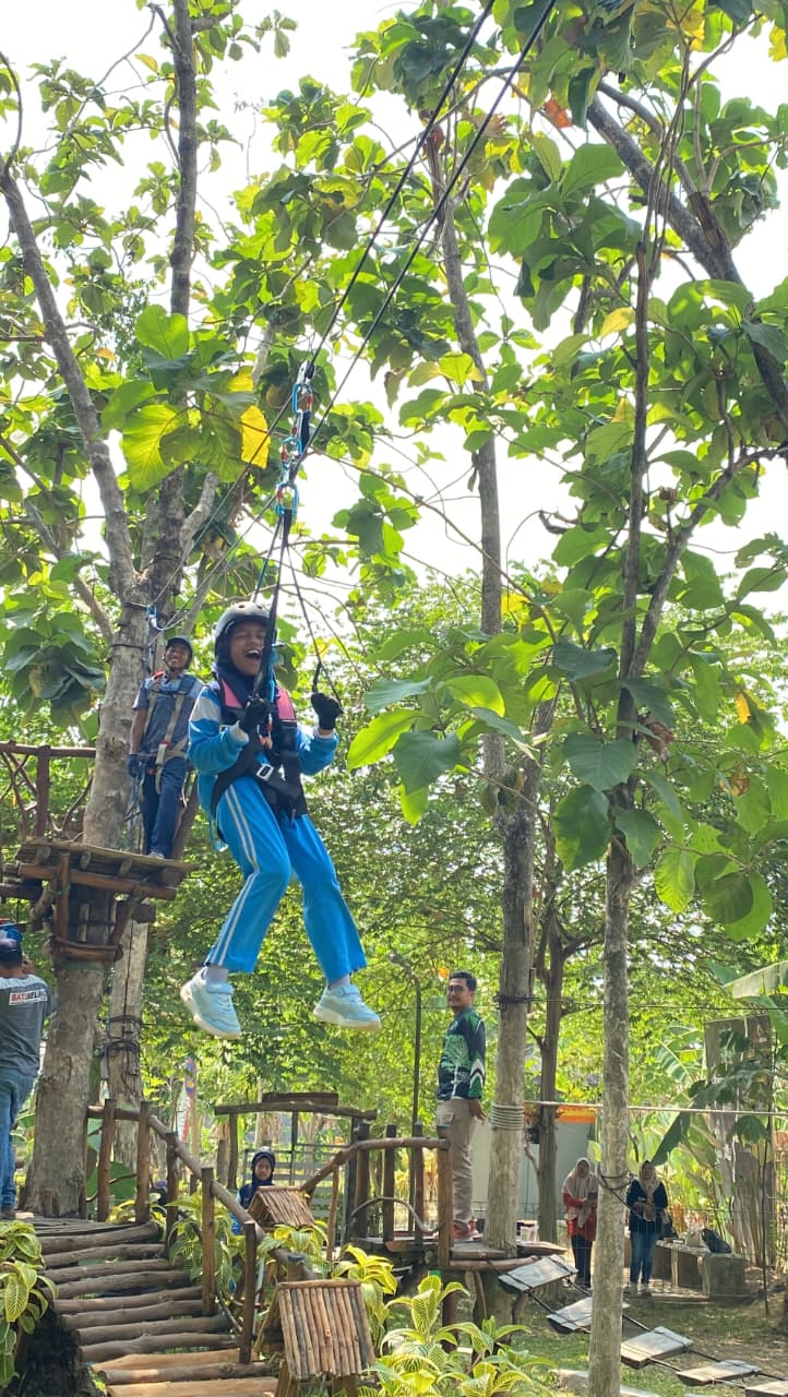 WhatsApp Image 2026 10 15 at 07.06.45 2 https://batubelingmedia.xyz/asah-keberanian-sd-negeri-sumberrejo-pilih-wisata-mbedidhink-outbound-untuk-outing-class/ Asah Keberanian SD Negeri Sumberrejo Pilih Wisata Mbedidhink Outbound Untuk Outing Class Outbound Oktober
