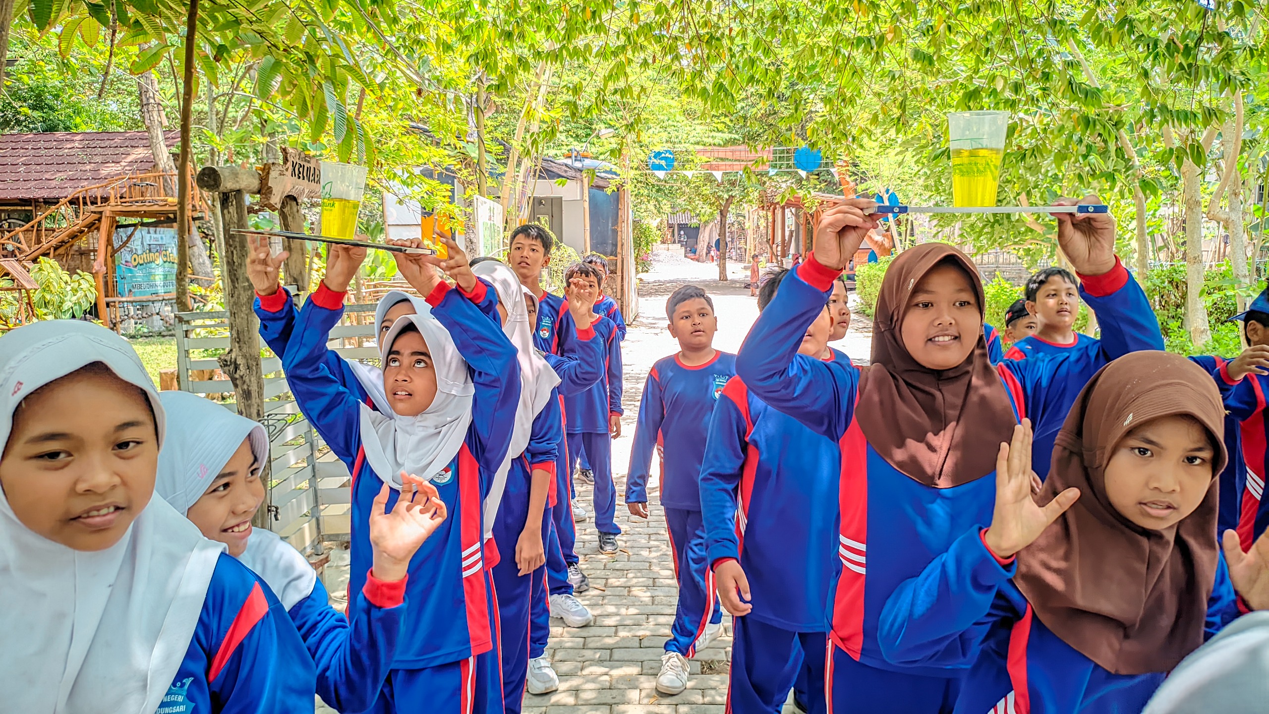 Mbedidhink Outbound Jadi Ruang Belajar Seru bagi Ratusan Siswa SDN Kedungsari Temayang 1 WhatsApp Image 2026 10 20 at 15.23.17 1 https://batubelingmedia.xyz/mbedidhink-outbound-jadi-ruang-belajar-seru-bagi-ratusan-siswa-sdn-kedungsari-temayang/ Mbedidhink Outbound Jadi Ruang Belajar Seru bagi Ratusan Siswa SDN Kedungsari Temayang Outbound Oktober